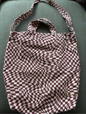 BAGGU Checkerboard Tote in Maroon and White